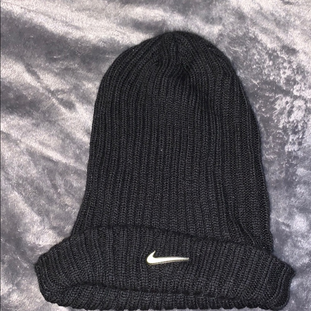 Black Nike beanie with zipper